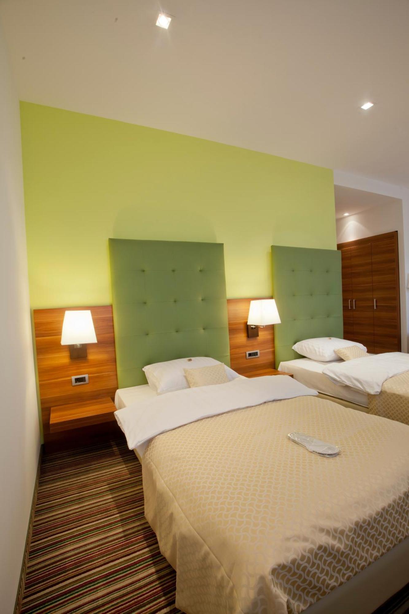 Hotel Sport Ivanic Grad Bagian luar foto