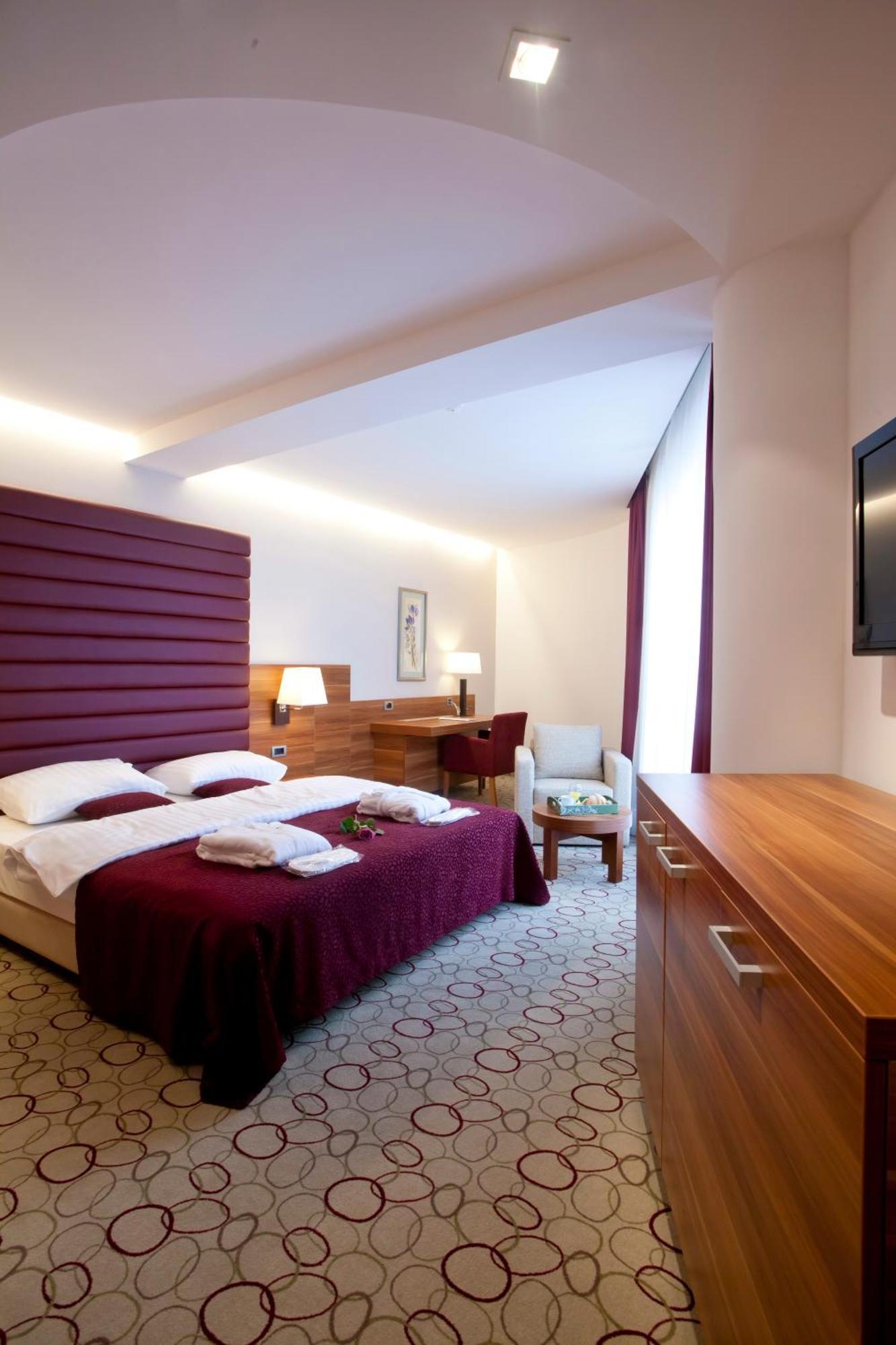 Hotel Sport Ivanic Grad Bagian luar foto