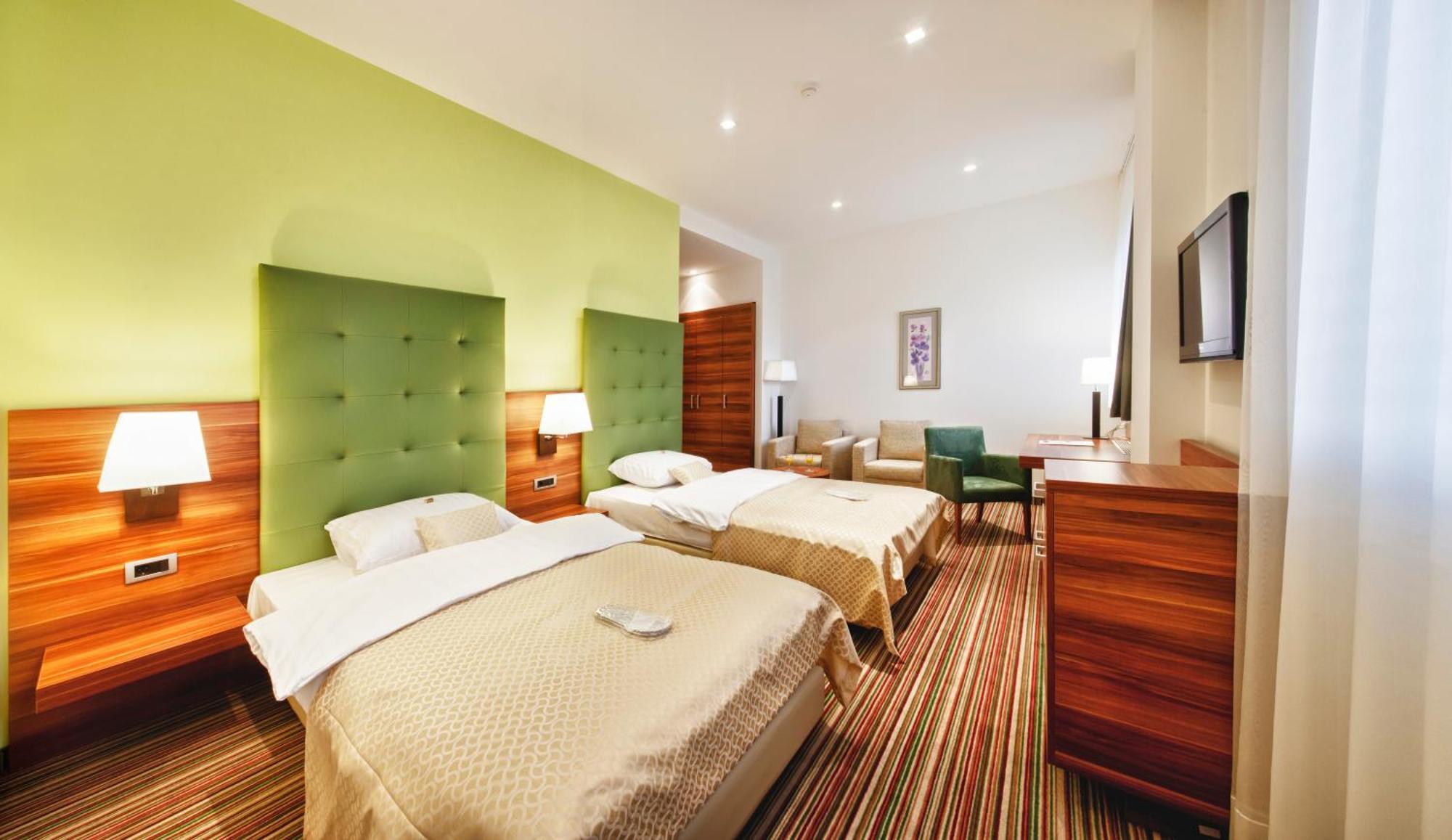 Hotel Sport Ivanic Grad Bagian luar foto