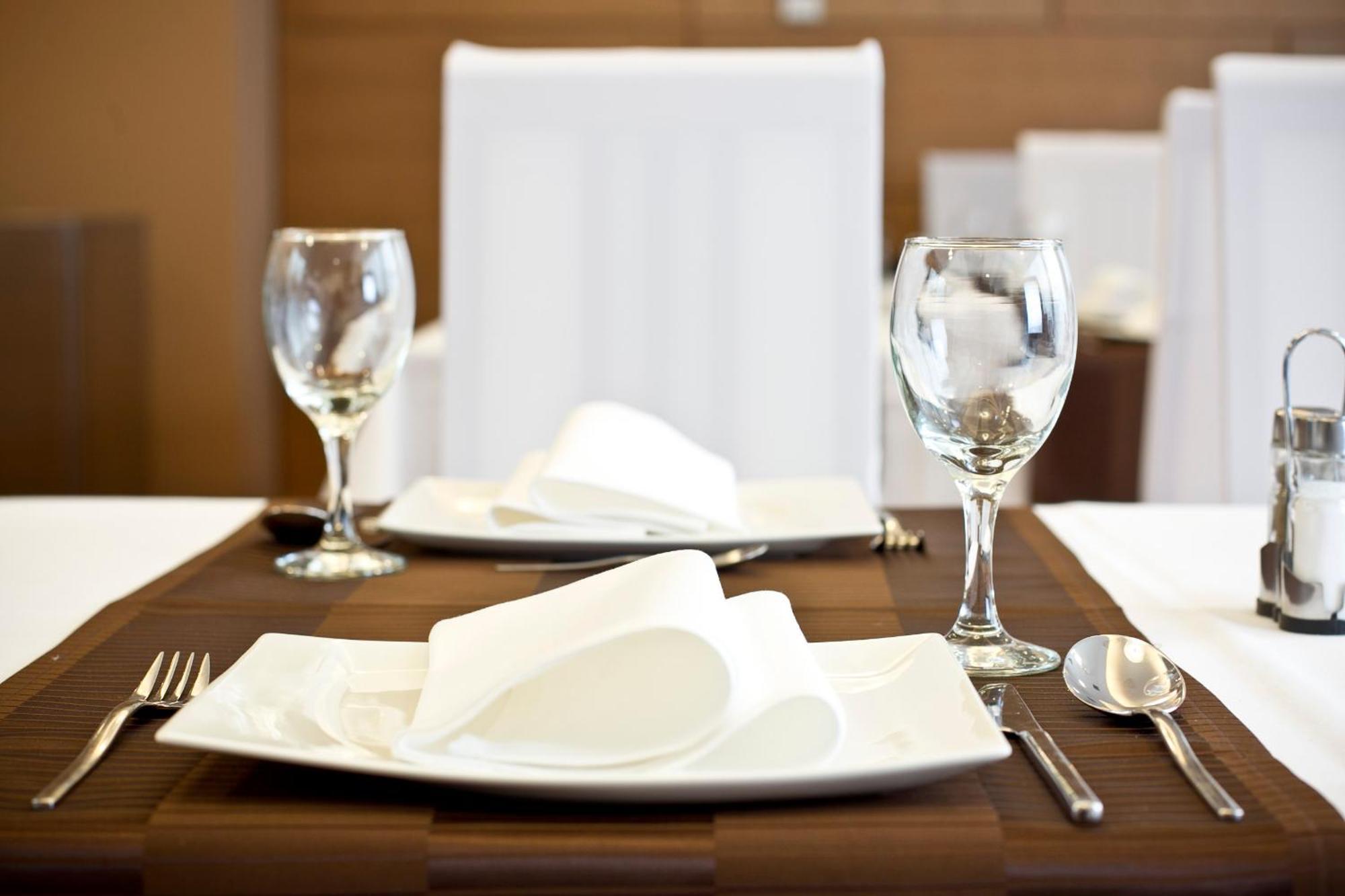 Hotel Sport Ivanic Grad Bagian luar foto