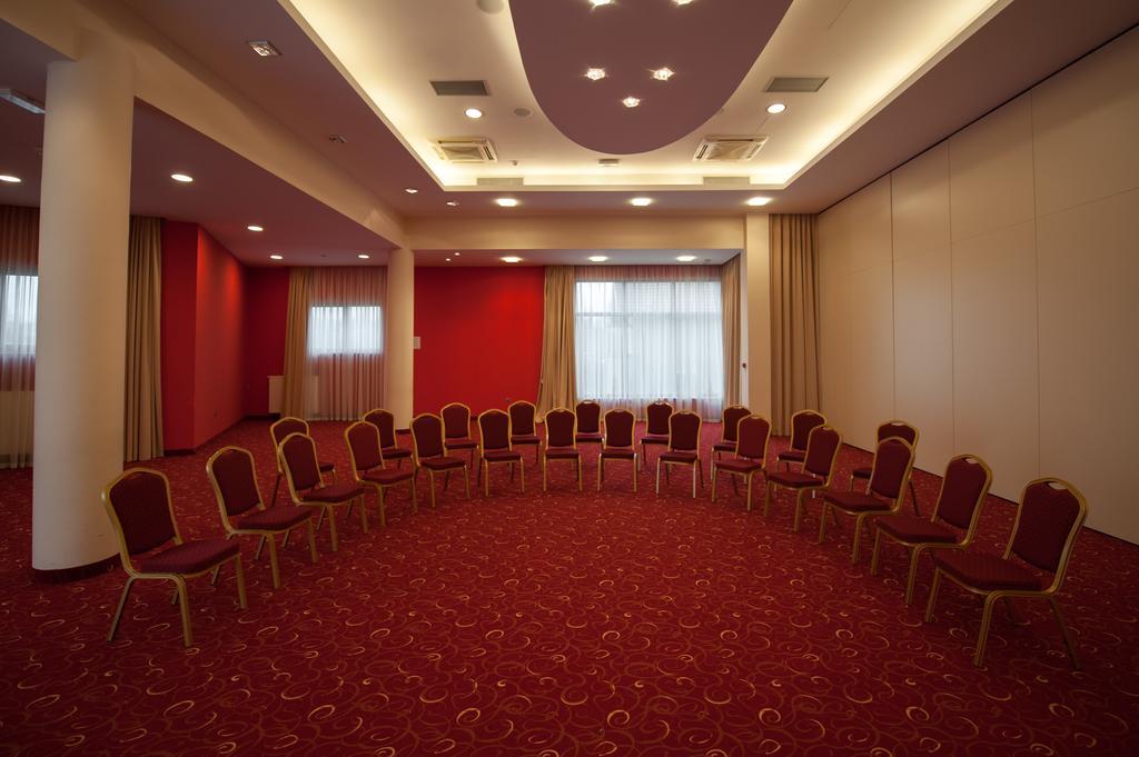 Hotel Sport Ivanic Grad Bagian luar foto