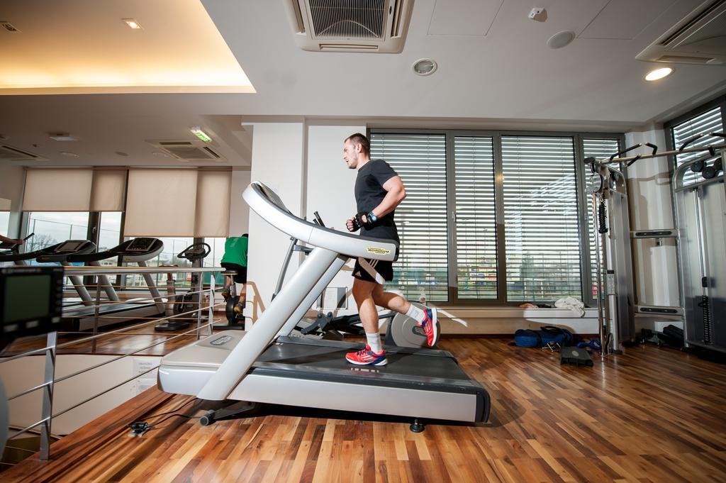 Hotel Sport Ivanic Grad Bagian luar foto